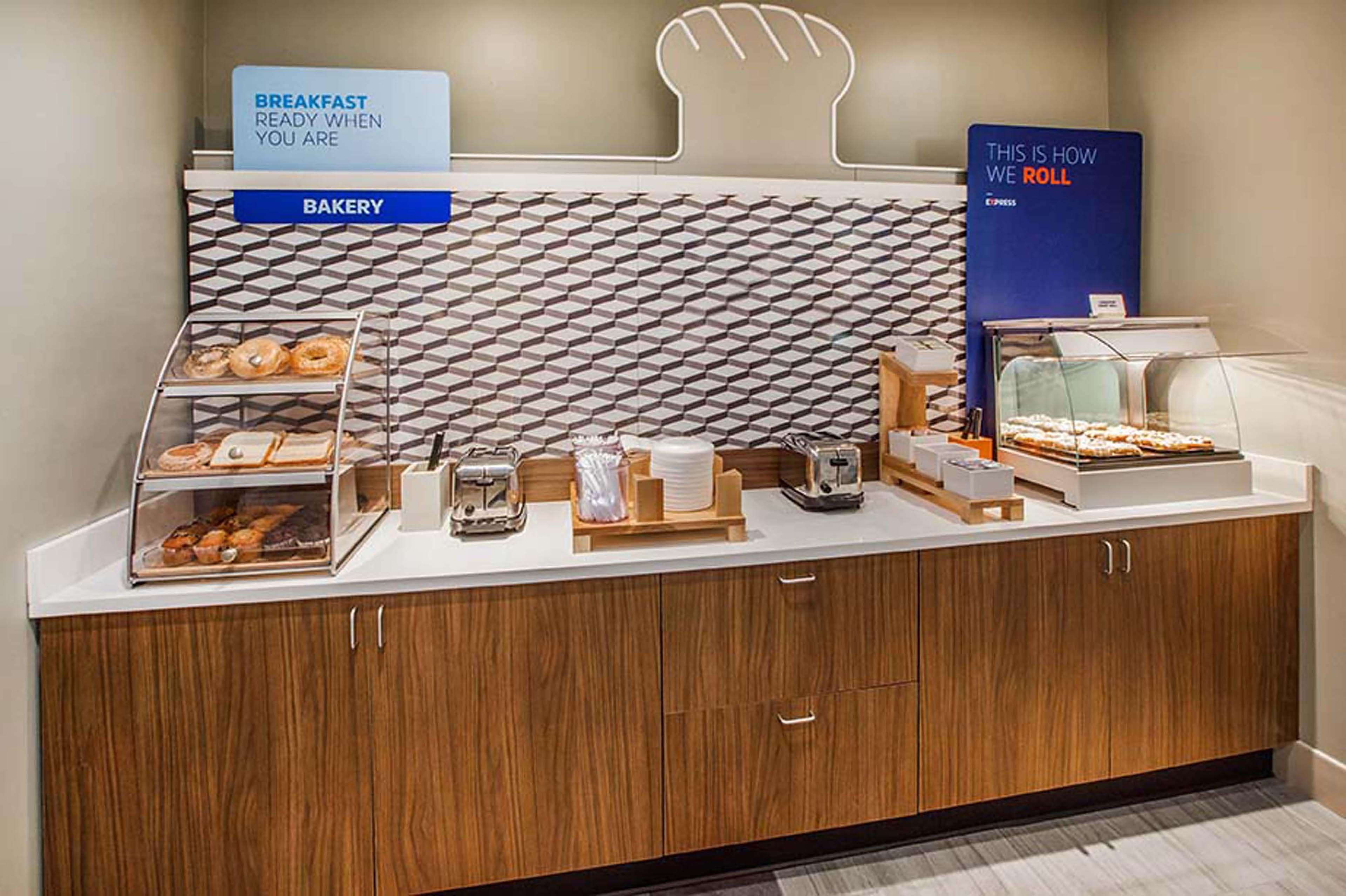 Holiday Inn Express & Suites Lacey - Olympia By Ihg Esterno foto