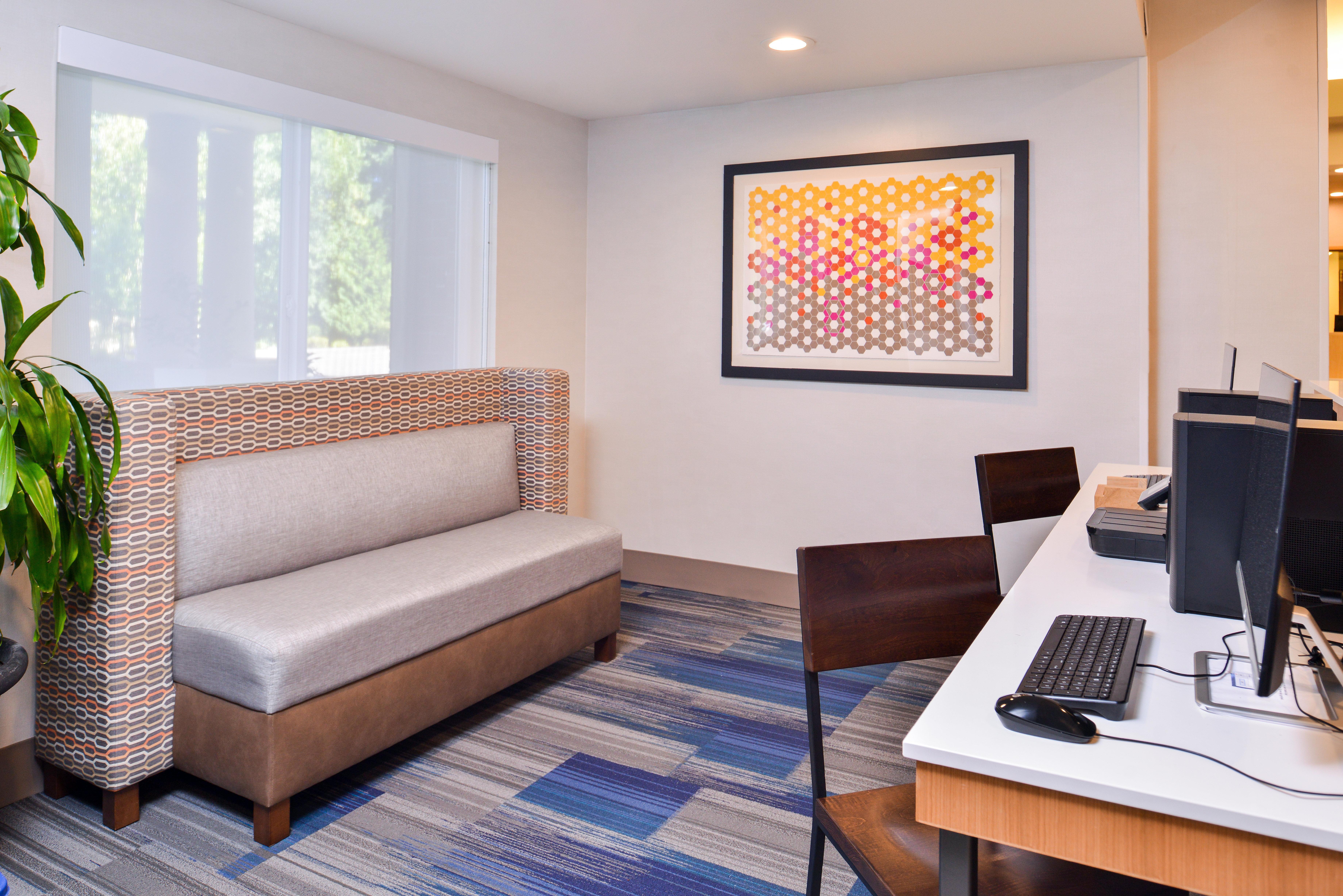 Holiday Inn Express & Suites Lacey - Olympia By Ihg Esterno foto